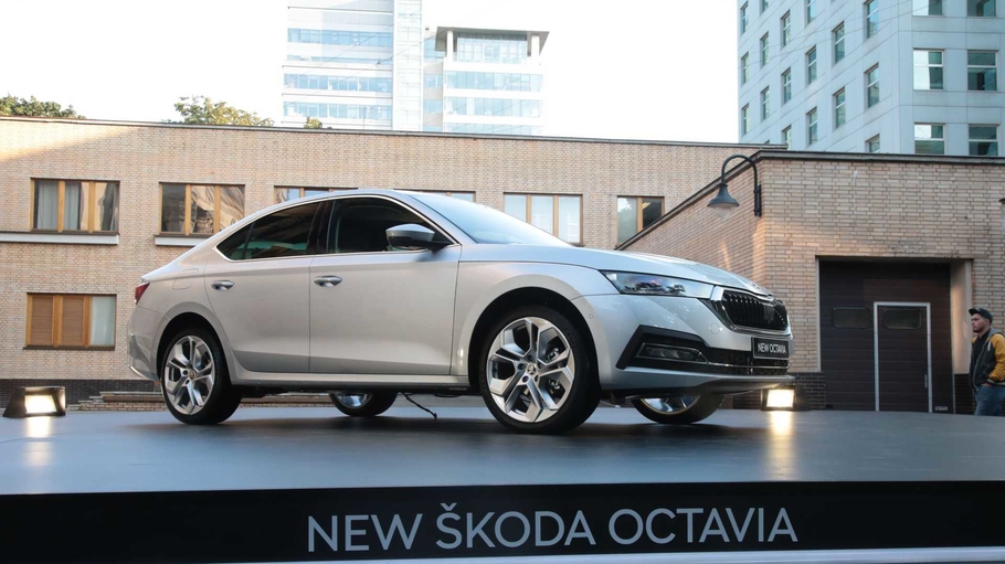 Российские дилеры Skoda готовы принимать заказы на новую Octavia