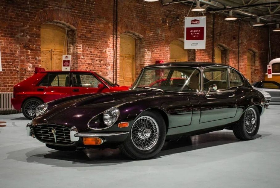 В Санкт-Петербурге продают эксклюзивный 50-летний Jaguar