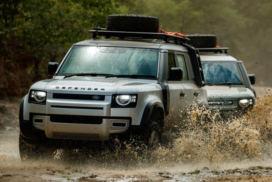 Новый Land Rover Defender в России комплектации и цены