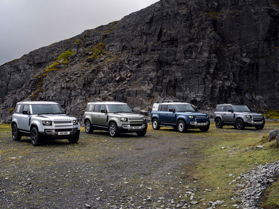 Новый Land Rover Defender в России: комплектации и цены