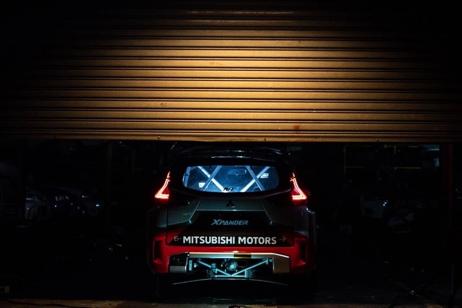 Семейный кроссвэн Mitsubishi Xpander превратили в раллийный спорткар