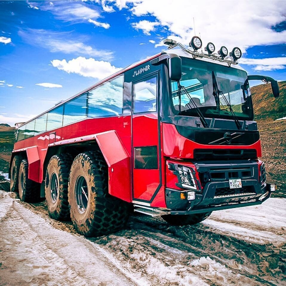 Исландский 8-колесный «скакун» Sleipnir возит экскурсии к ледникам
