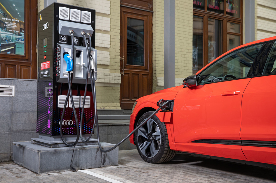 Электрический Audi e-tron отныне можно купить в Сочи