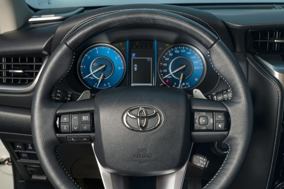 Начались продажи Toyota Fortuner с форсированным дизельным мотором