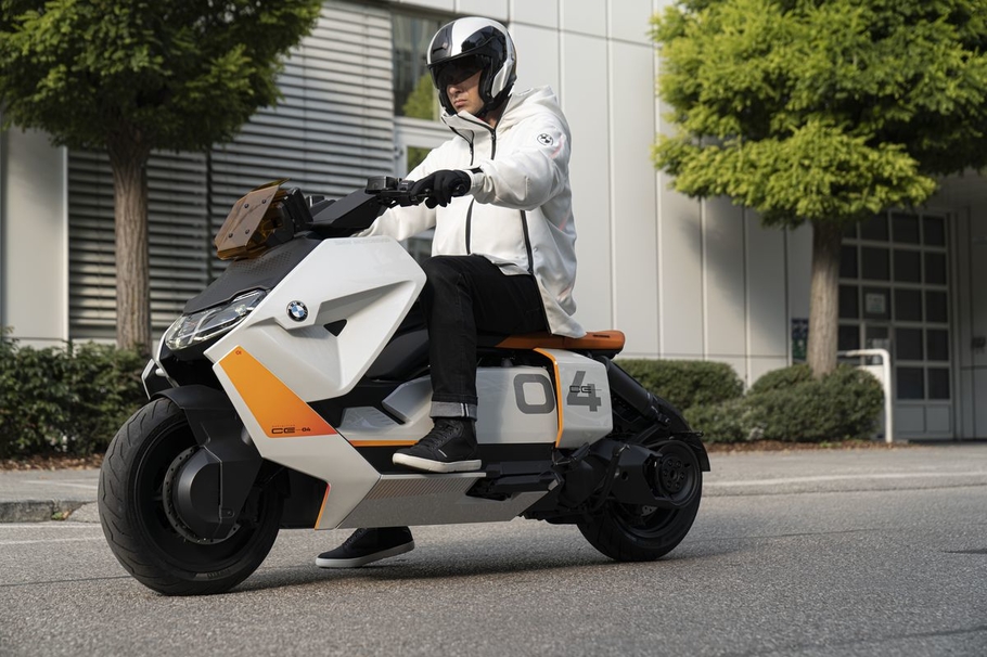BMW Motorrad представил электрический скутер