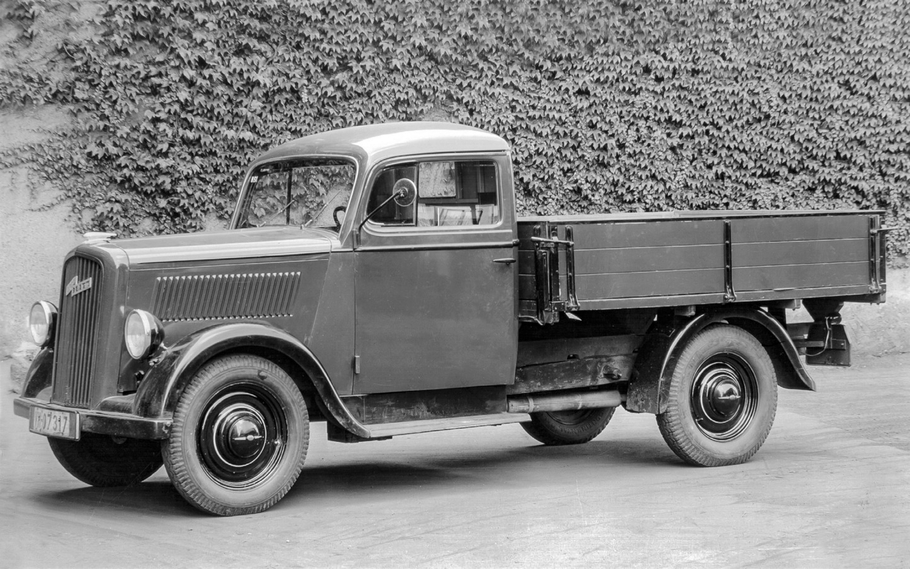 Легкий грузовик Opel Blitz отмечает 90 летие