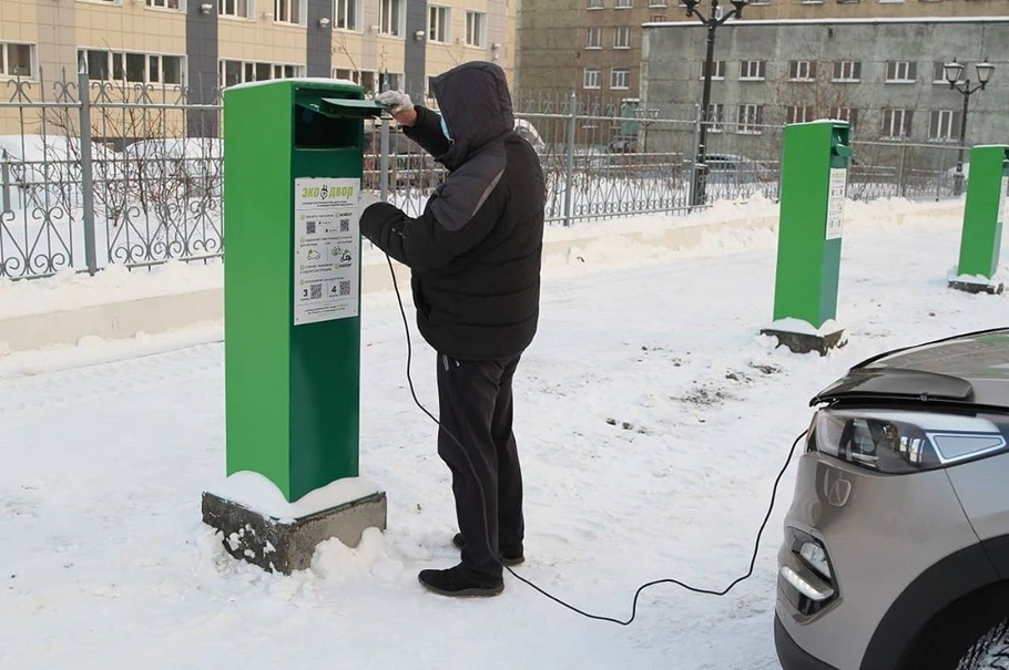 Морозный Норильск вводит электроподогрев машин на обычной городской парковке