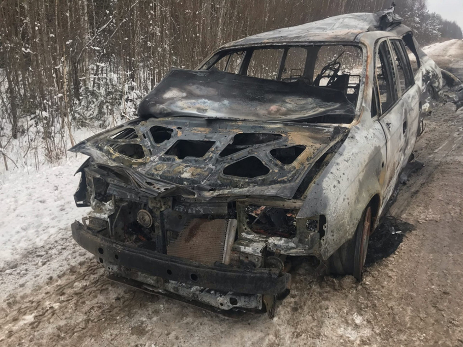 Хроники российских угонов преступник чуть не сгорел в машине