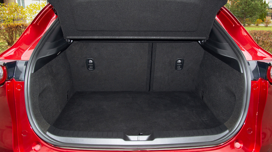 Кроссоверы Mazda CX 30 появились у дилеров