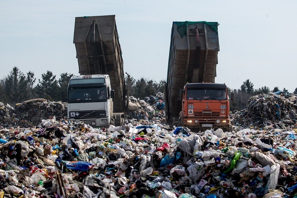 В России предлагают строить дороги из мусора