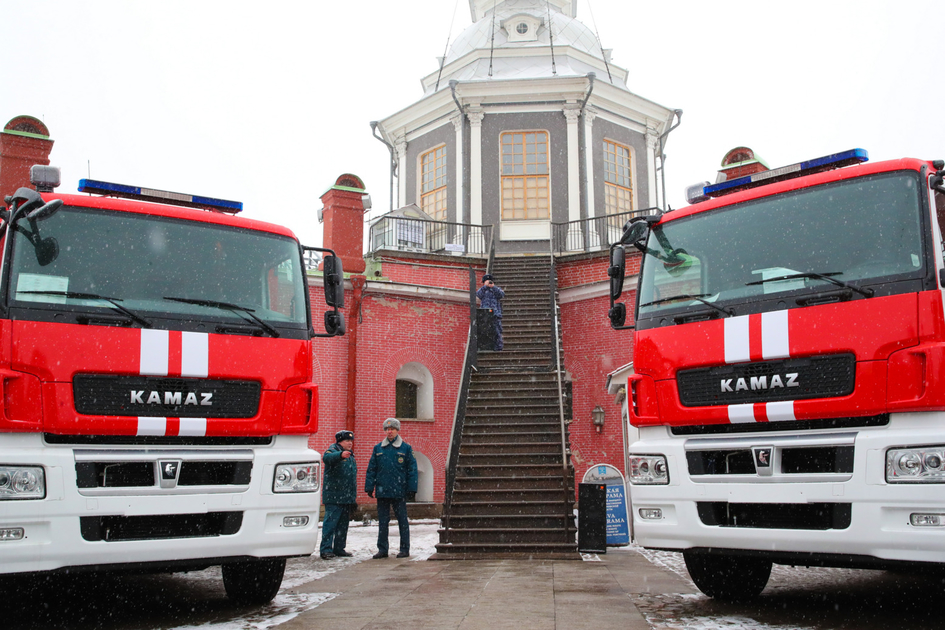 Противопожарная служба Санкт-Петербурга получила 11 новых автомобилей