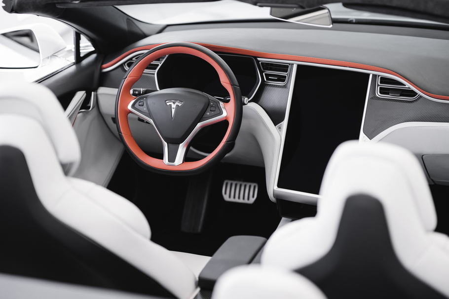 Tesla Model S превратился в стильный кабриолет