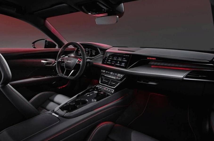 Audi привезет в Россию новый мощный спорткар