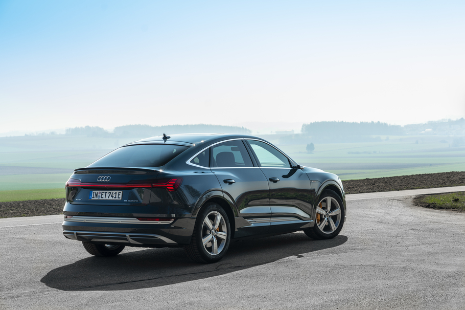 Новая крутая Audi e tron Sportback будет стоить от 6 млн 485 тысяч рублей