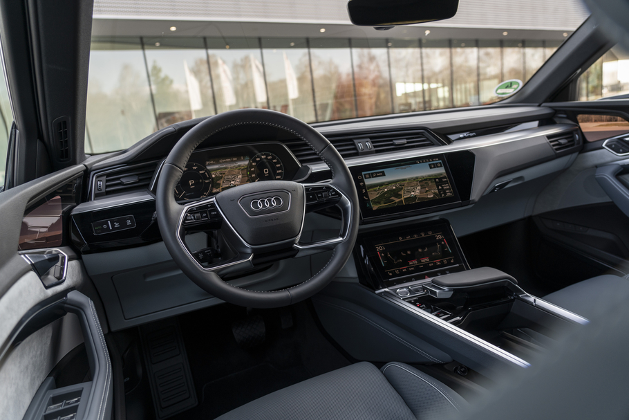 Новая крутая Audi e tron Sportback будет стоить от 6 млн 485 тысяч рублей