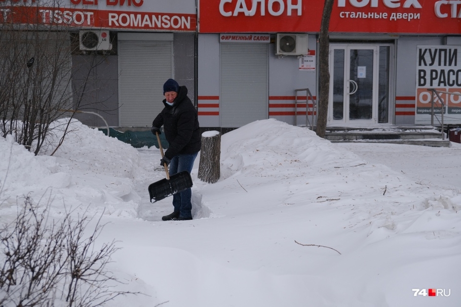Снежный ад в Челябинске сотни водителей заблокированы на трассах введен режим ЧС