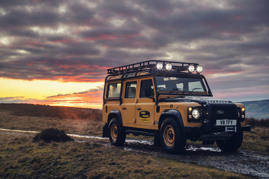 Land Rover выпустит старый рамный Defender за 20 млн рублей