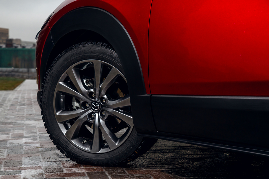 Тест драйв новой Mazda CX 30 выходит в Цвет