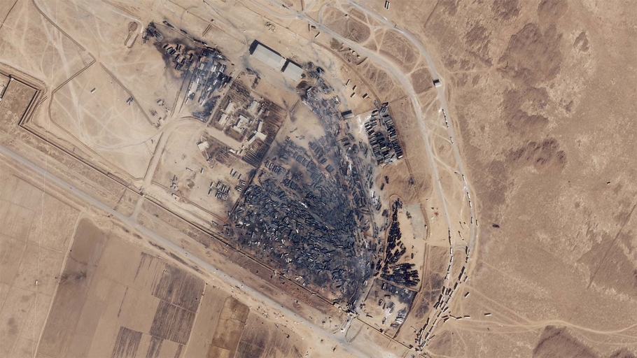 В Афганистане на границе с Ираном сгорело 500 автоцистерн фото со спутника