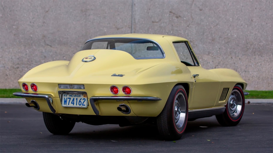 Chevrolet Corvette L88 с родным двигателем V8 и заводской краской выставляется на аукцион