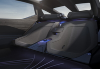 Представлен Lexus LF Z с ярким дизайном и моторами в колесах