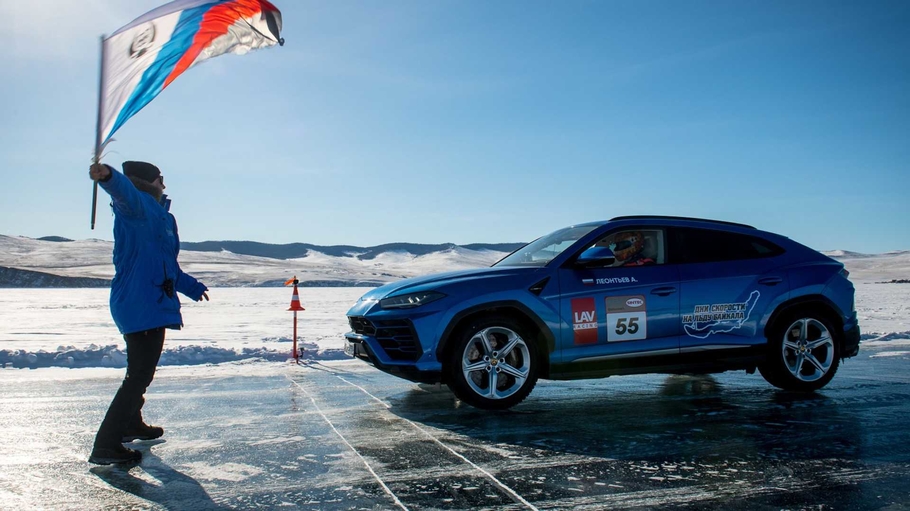 Lamborghini Urus установил рекорд скорости на льду Байкала — 300 км час