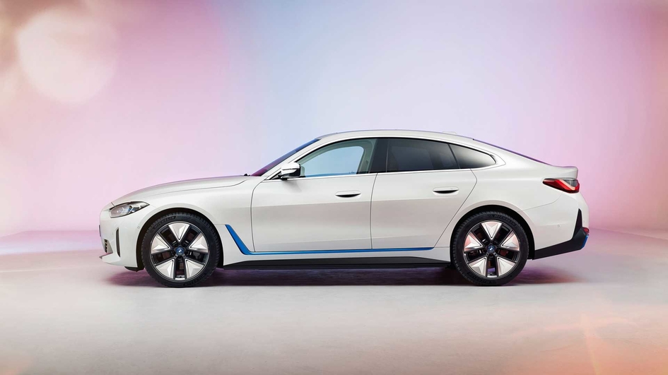 BMW показала новую дерзкую модель с необычным кузовом: это 530-сильный лифтбек