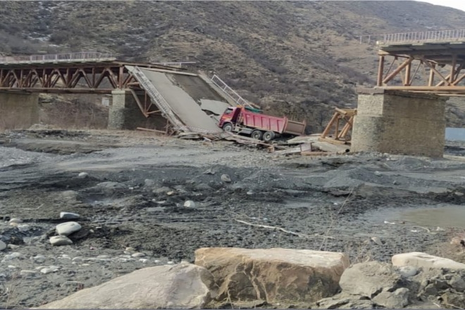 В России рухнул еще один мост: от мира отрезаны три села