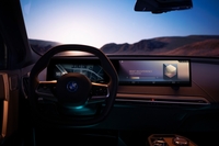 Новые BMW получат очень умную медиасистему с огромным экраном