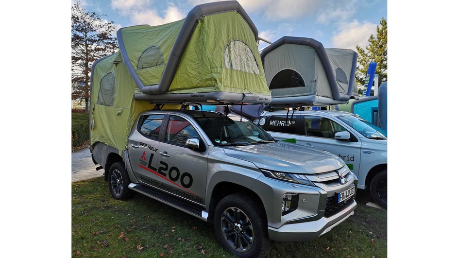 Mitsubishi придумала надувную палатку для L200